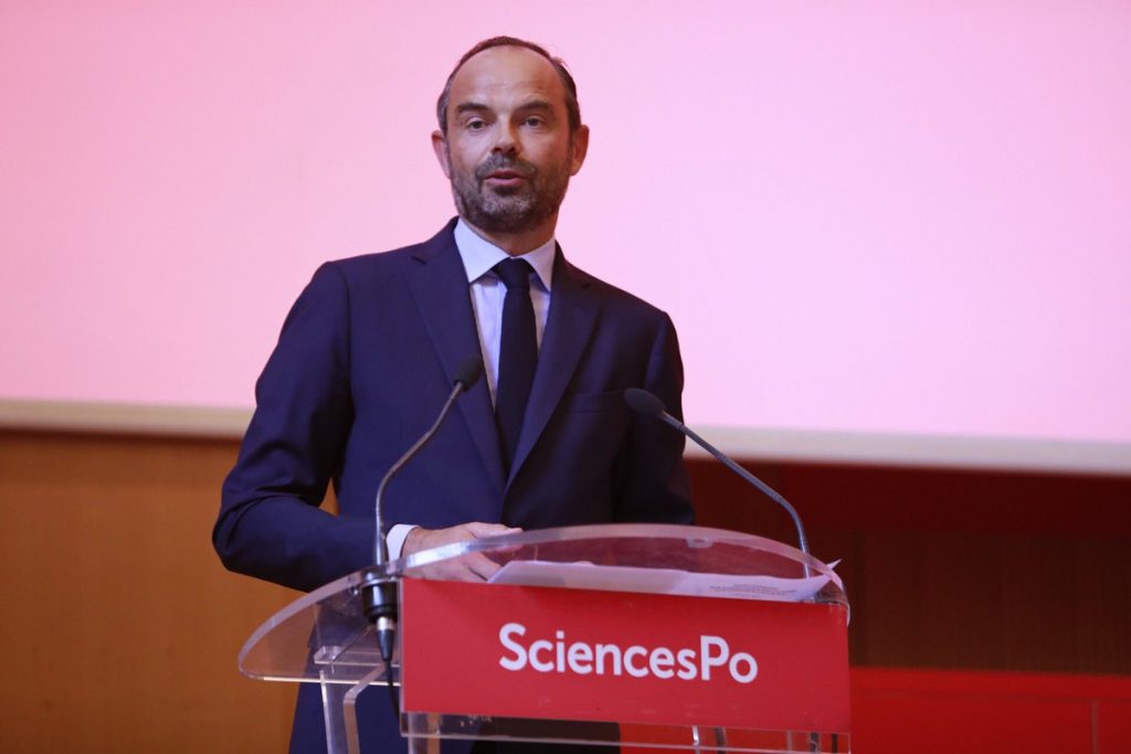 Edouard Philippe, entre les lignes La Péniche